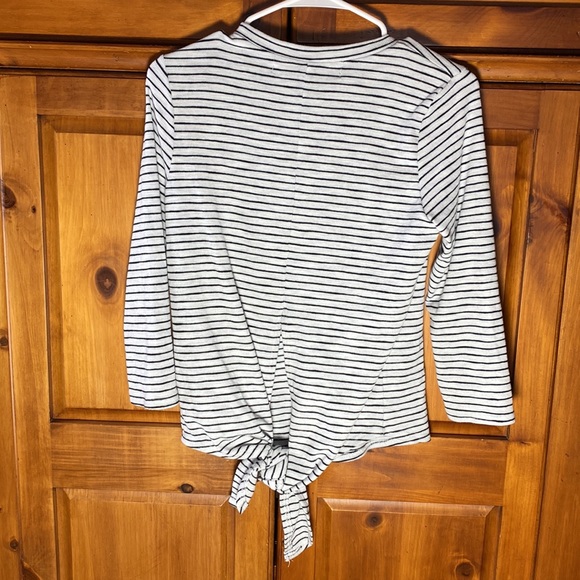 Code X Mode Black and White Striped Shirt With Tie On Back - Picture 4 of 4